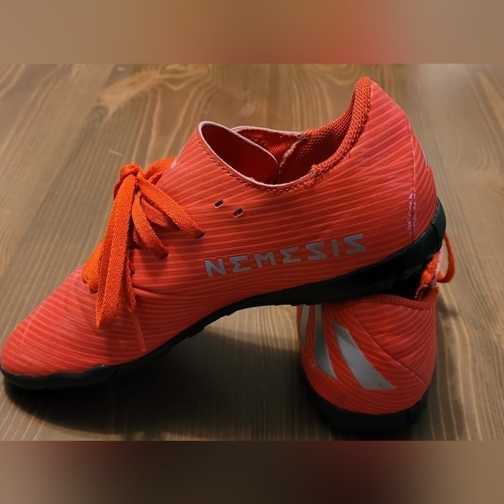 Adidas Nemeziz Sz 5.5 Red Soccer Shoes F99935 Boys Soccer Shoes